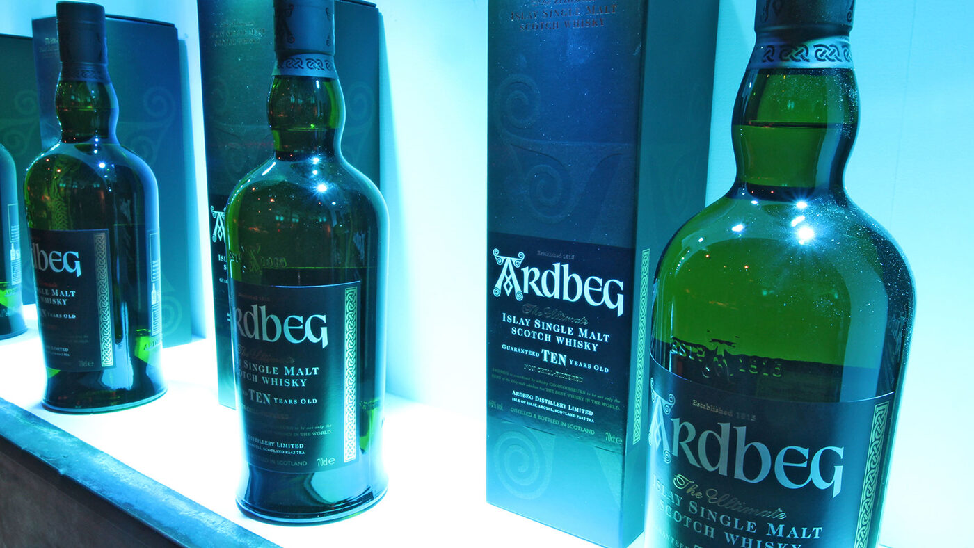 Ardbeg visitor centre — GU10 DMX RGBW programme